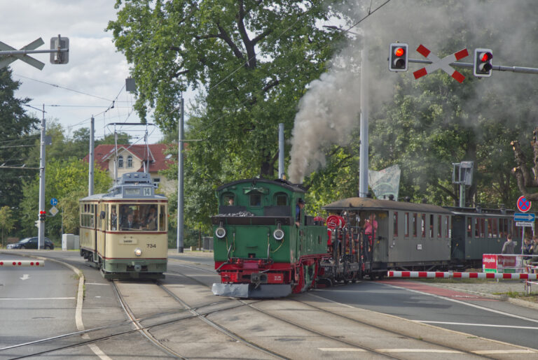 Straßenbahn und Traditionszug am Weißen Roß, 23.08.2026 (c) TRR/CH